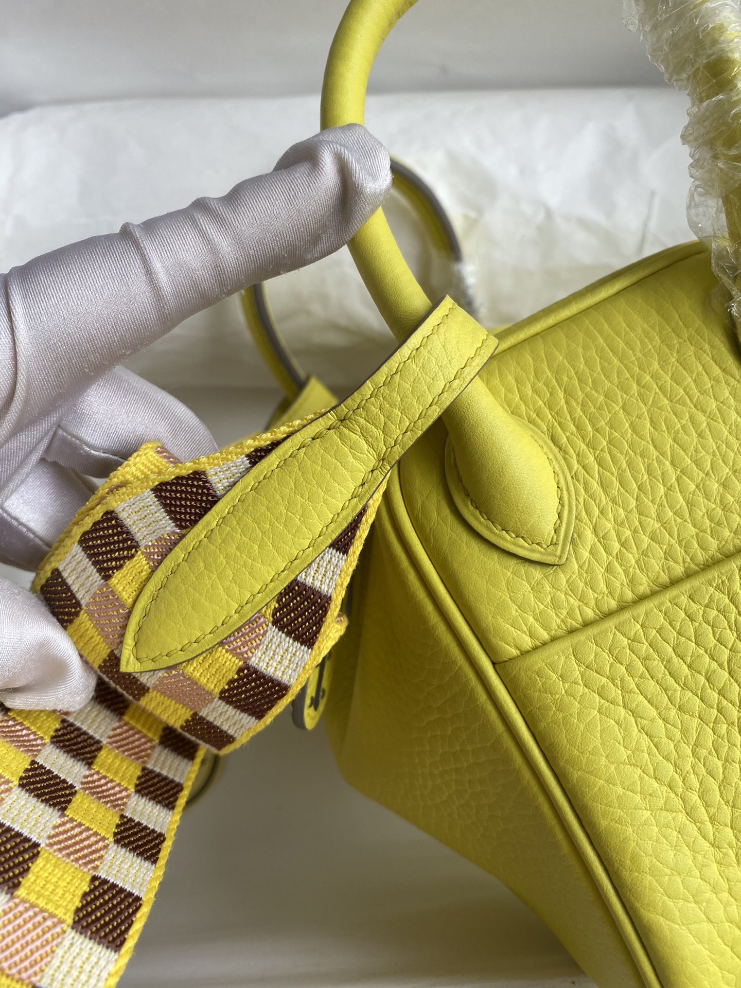 Hermes Mini Lindy 19cm Handbag Shoulder Bag In Lemon Yellow Clemence Leather